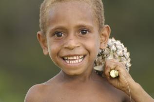 Junge in Papua-Neuguinea