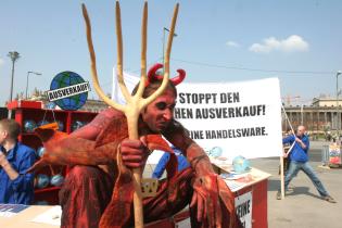 Teufel Aktion gegen WTO 2005