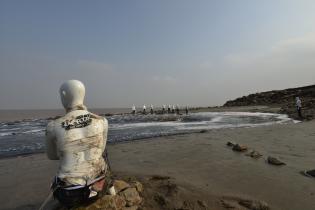 "Detox-Mannequins” in der Provinz Zhejiang am Fluss Qiantang. 