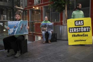 Protest at Uniper Headquarters in Düsseldorf