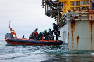 Borkum Gas Project - protest against drilling