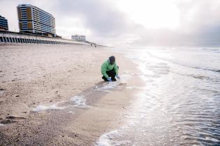 Sampling and Analysing Sea Foam for PFAS on Sylt