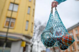 Einkaufen im Unverpacktladen in Hamburg