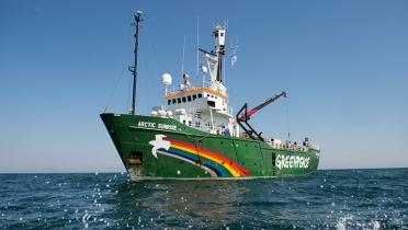 Arctic Sunrise in der Nordsee vor dem Sylter Außenriff