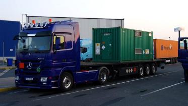 Container mit strahlender Fracht 10.08.2010