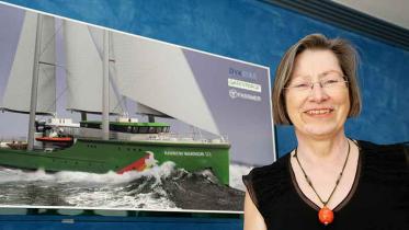 Brigitte Behrens bei der Vertragsunterzeichnung fuer die Rainbow Warrior III, Juli 2009. 