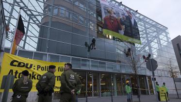 Aktion gegen Atomkraft vor der CDU-Parteizentrale 10/28/2010