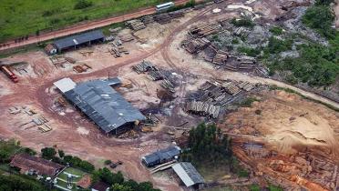 Ein brasilianisches Sägewerk aus der Luftperspektive, 01.04.2014