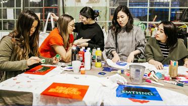 T-Shirt-Druck an einer Maker-Station