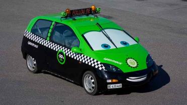 Das Greenpeace Energiesparauto SmILE im neuen Outfit, März 2007