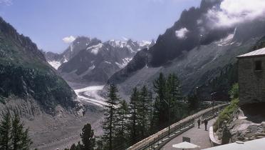 Der französische Gletscher Mer de Glace (deutsch: Eismeer) im Jahr 2012. Die weiße Pracht schwindet im Rekord.