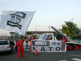 Anti Atombomben-Aktion Brüssel, Nato-Hauptquartier