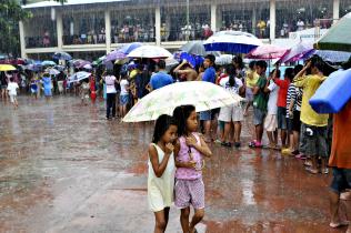 Manila 2012: Tausende Menschen haben ihr Hab und Gut in den Fluten verloren