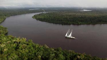 Die Rainbow Warrior auf Amazonas-Expedition in Brasilien, März 2012