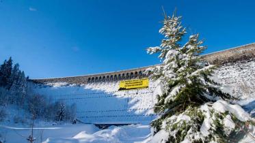 Protest an der Schwarzbach-Talsperrre im Nordschwarzwald, im Dezember 2012