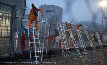 Greenpeace-Aktivisten am AKW Beznau