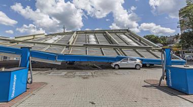 Nach Unwetter eingestürzte Tankstelle in wuppertal