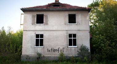 Verlassenes Haus im zur Abbaggerung freigegebenen Ortsteil Haidemuehl.