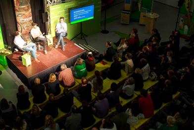 Expertentalk im Atrium der Greenpeace-Zentrale in Hamburg