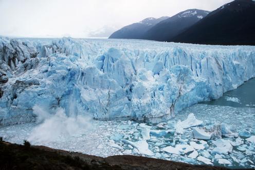 Der kalbende Perito-Moreno-Gletscher.