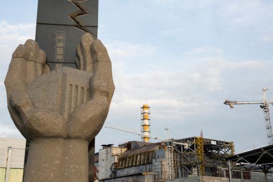 Greenpeace-Expert:innen untersuchen den havarierten Reaktor von Tschornobyl und das umliegende verstrahlte Gebiet wie Pripyat.