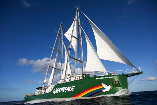 Rainbow Warrior unter vollen Segeln UK 2021