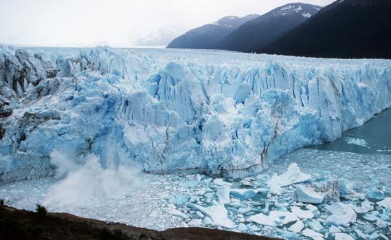 Der kalbende Perito-Moreno-Gletscher.