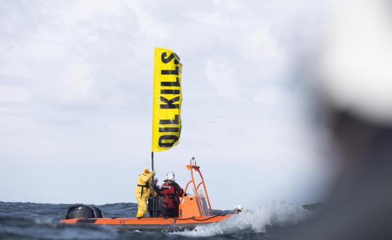 Protest on the Baltic Sea against Russian Oil Exports with Outdated Tankers