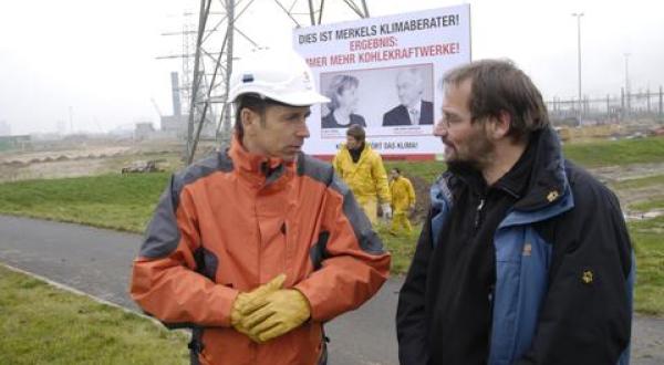 "Merkel und Josefsson" billboard Moorburg