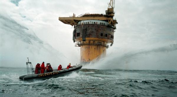 Aktion an der Brent Spar Ölplattform in der Nordsee