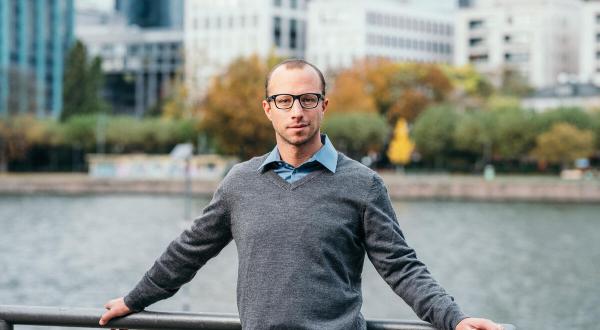 Staff Portrait of Mauricio Vargas