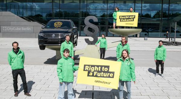 Protest at VW´s General Meeting in Berlin