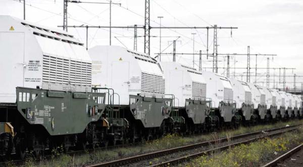 Castorzug 2010 auf dem Weg von La Hague nach Gorleben 07.11.2010