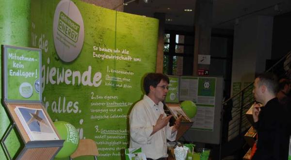 Infostand von Greenpeace Energy eG beim Energiekongress 2010