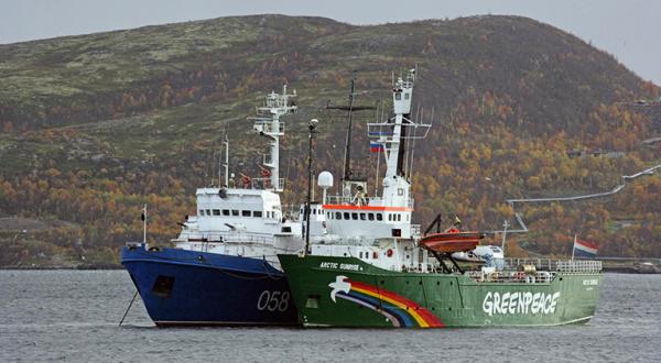 Arctic Sunrise vor Murmansk