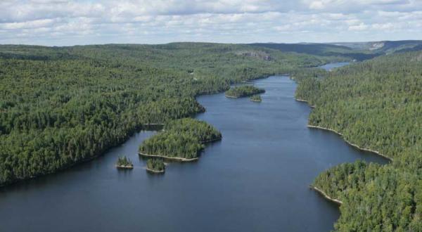 Luftaufnahme des Kenogami-Urwalds in Ontario, Kanada. September 2005