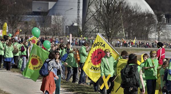 Protest vor dem AKW Neckarwestheim 03/12/2011