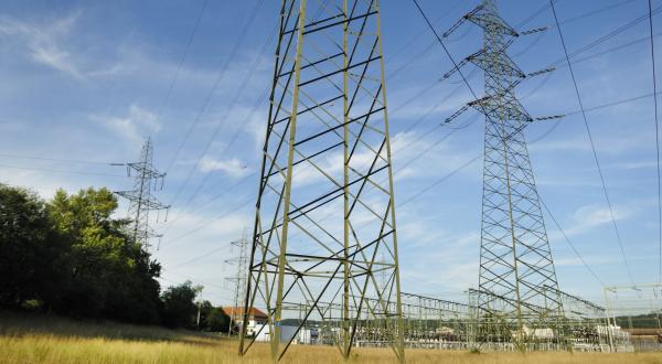 Hochspannungsleitungen für das geplante Kernkraftwerk Gösgen, Juni 2008