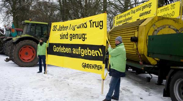 Protest mit Castorattrappe in Lüchow (Wendland) 21.01.2013