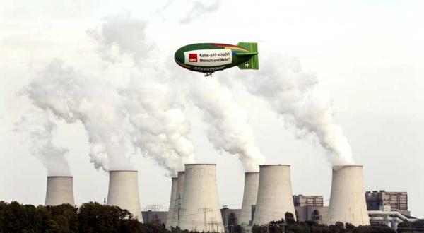 Protest gegen Kohlepolitik der SPD mit Zeppelin im September 2012